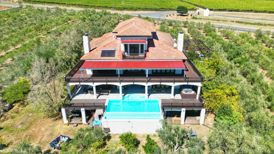 8 Bedroom Property for Sale in Windmeul Western Cape